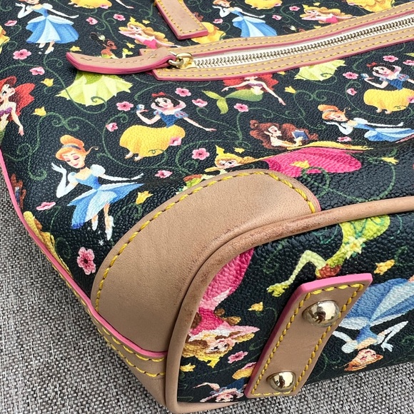 Rare Dooney & Bourke 2016 runDisney Princess Marathon Disney Tote Shopper - Picture 8 of 12